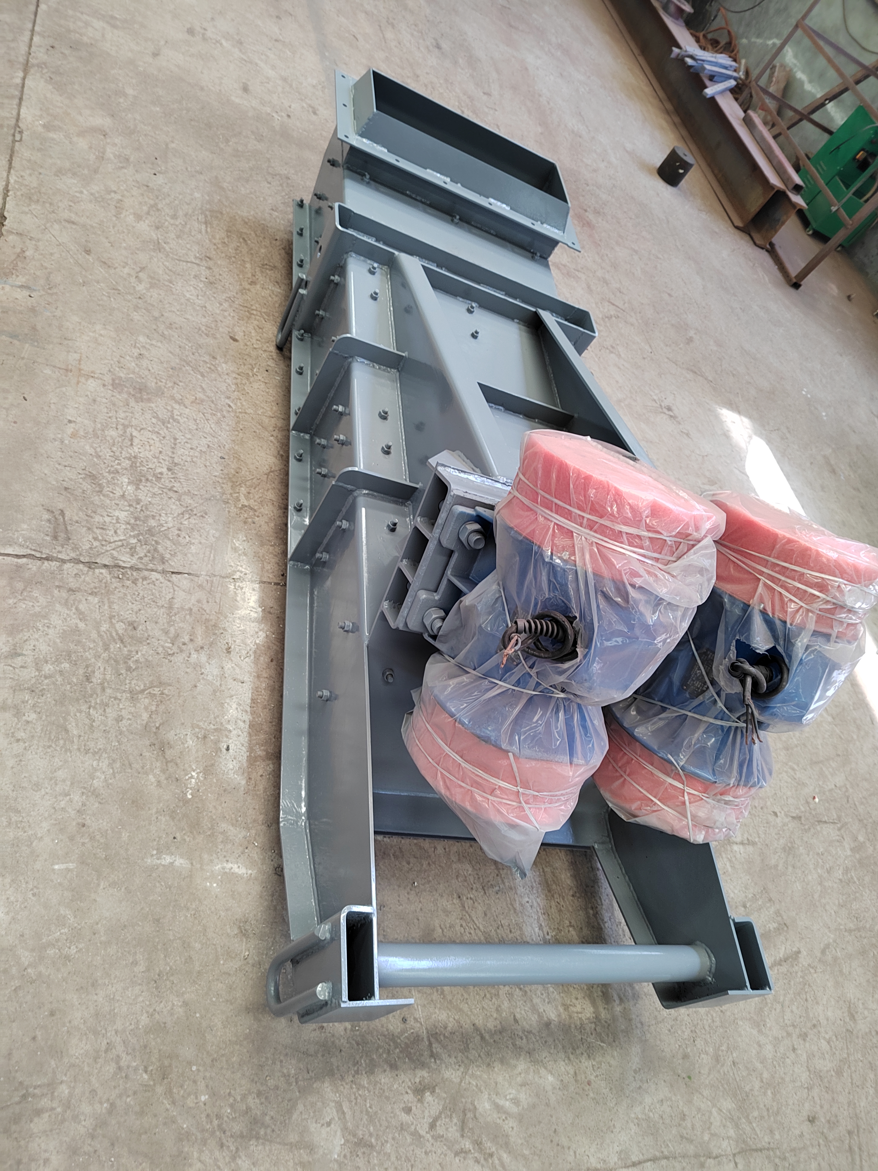 振動(dòng)給料機(jī)安裝及日常維護(hù)注意事項(xiàng)